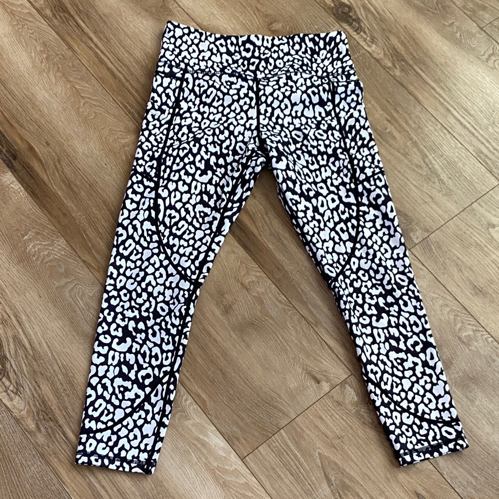 ZYIA Black and White Patterned Leggings